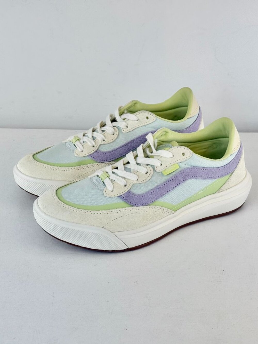 Men's 8 Women's 9.5 -VANS UltraRange 2.0 LimeLight Green Lightweight Sneaker